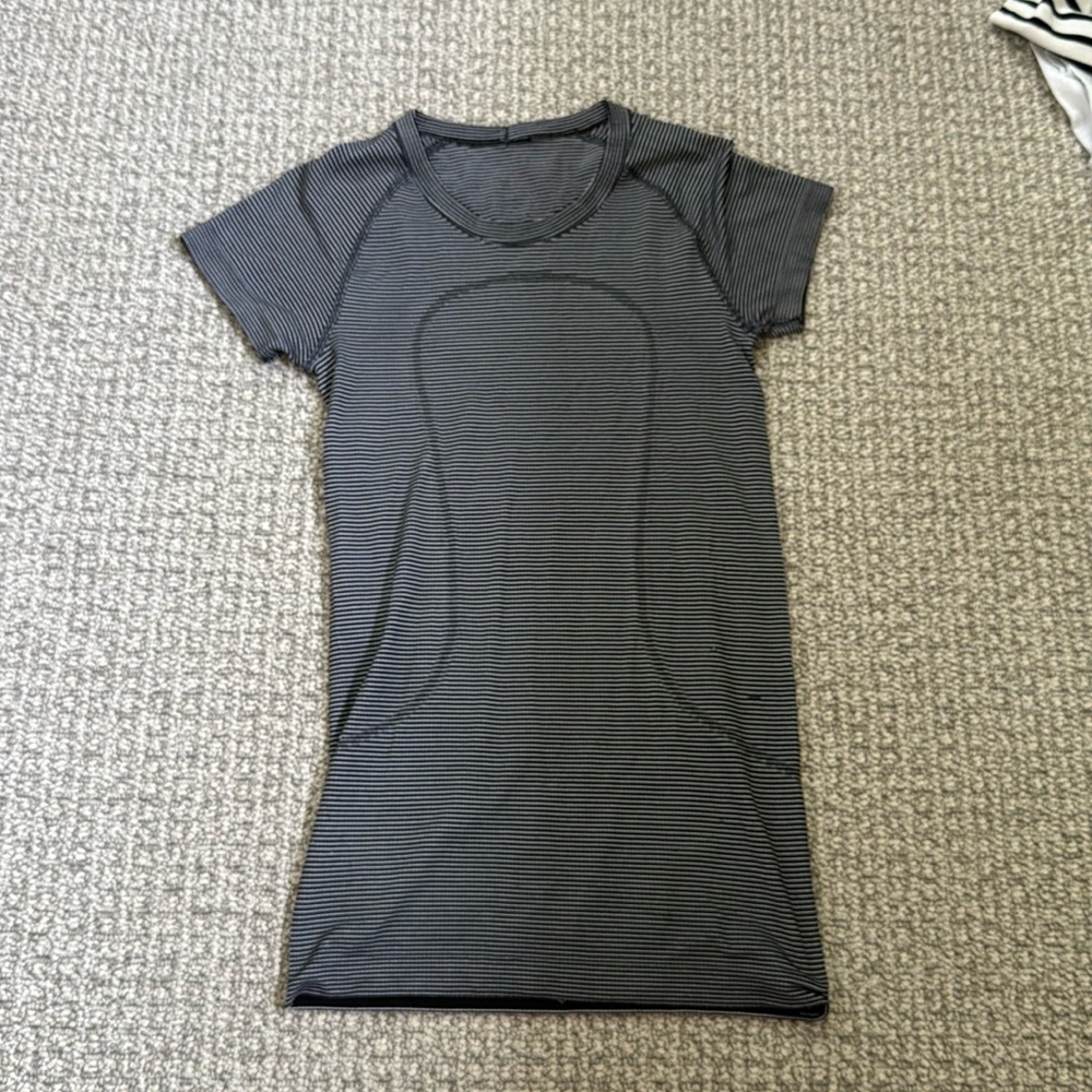 Black and white striped Lululemon swiftly tech
